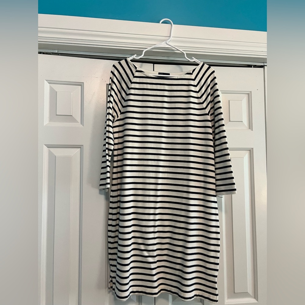 Women’s GAP Black and White Striped Long Sleeve Midi Dress